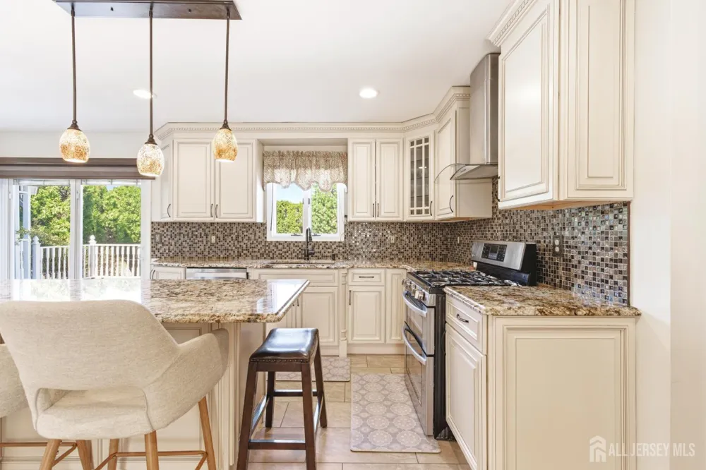 4 Allison Court Edison, NJ 08820