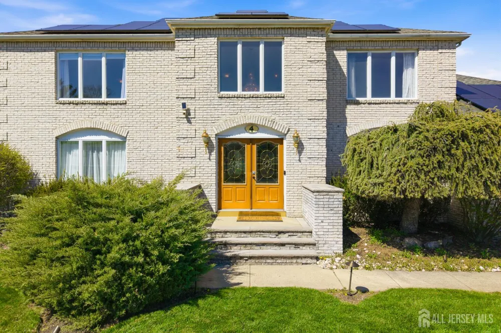 4 Allison Court Edison, NJ 08820