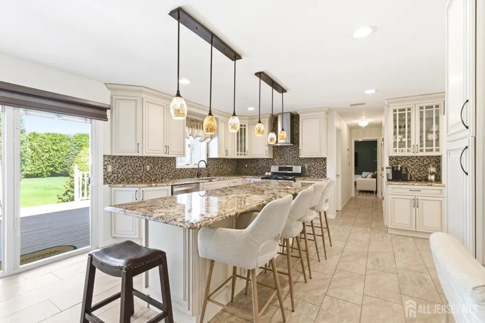 4 Allison Court Edison, NJ 08820