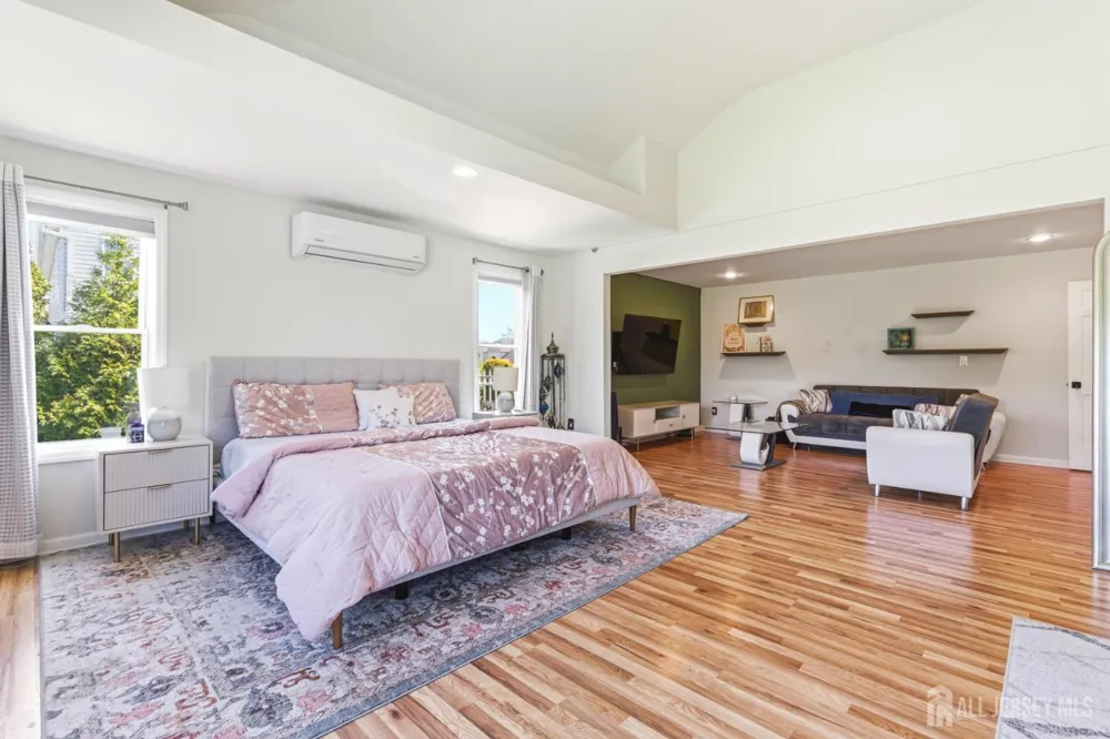 4 Allison Court Edison, NJ 08820
