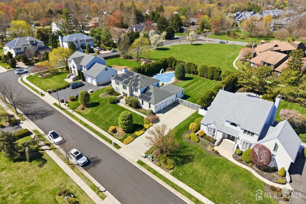 4 Allison Court Edison, NJ 08820