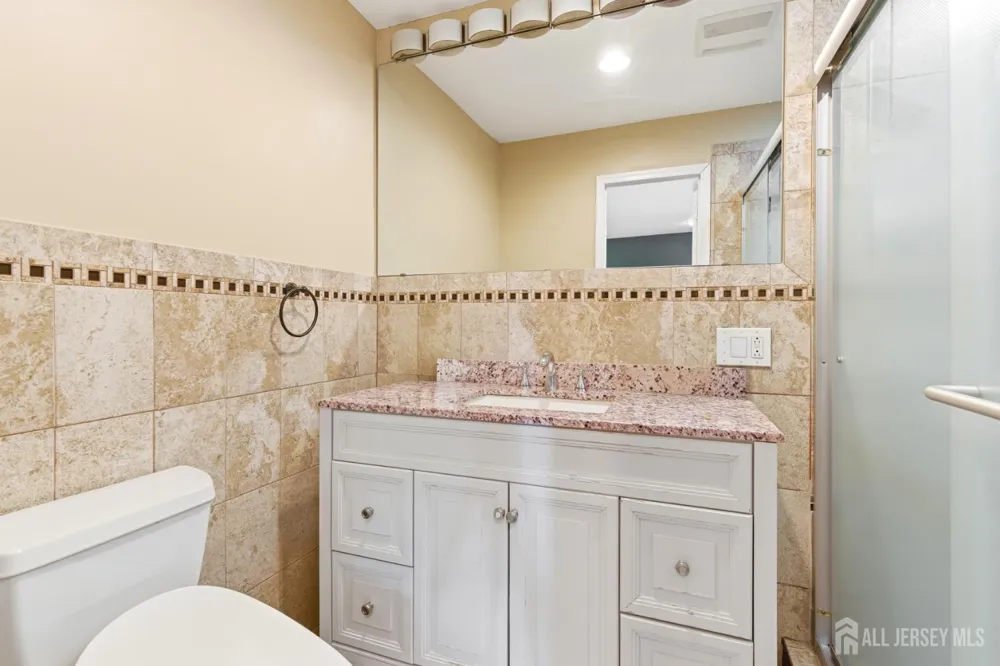 4 Allison Court Edison, NJ 08820