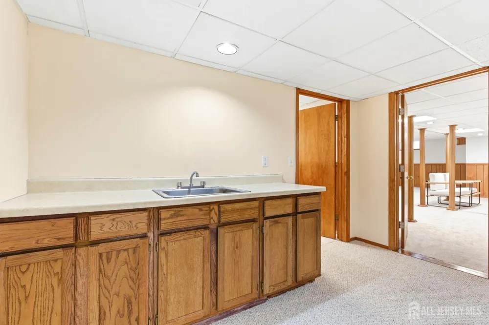 4 Allison Court Edison, NJ 08820