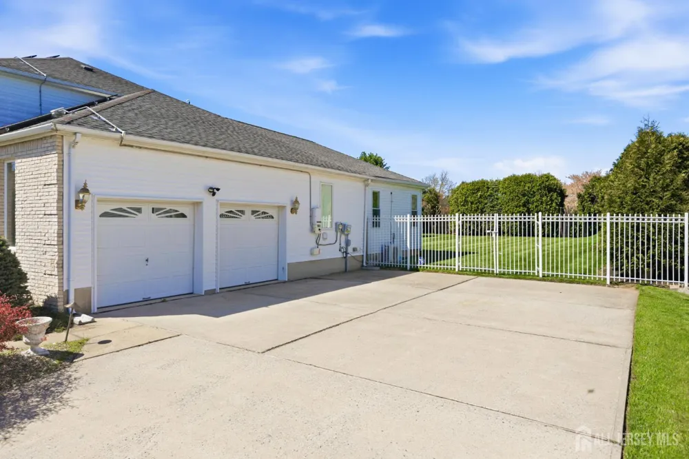 4 Allison Court Edison, NJ 08820