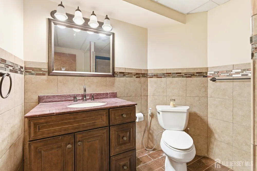 4 Allison Court Edison, NJ 08820