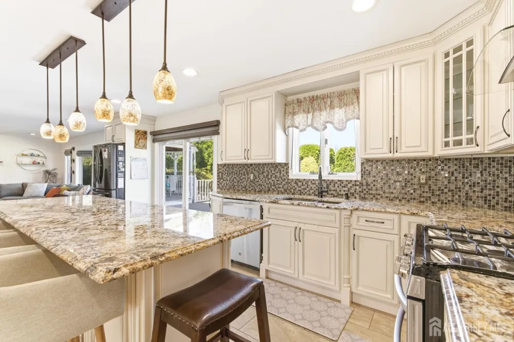 4 Allison Court Edison, NJ 08820