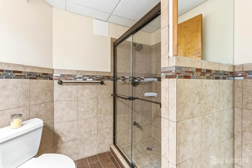 4 Allison Court Edison, NJ 08820
