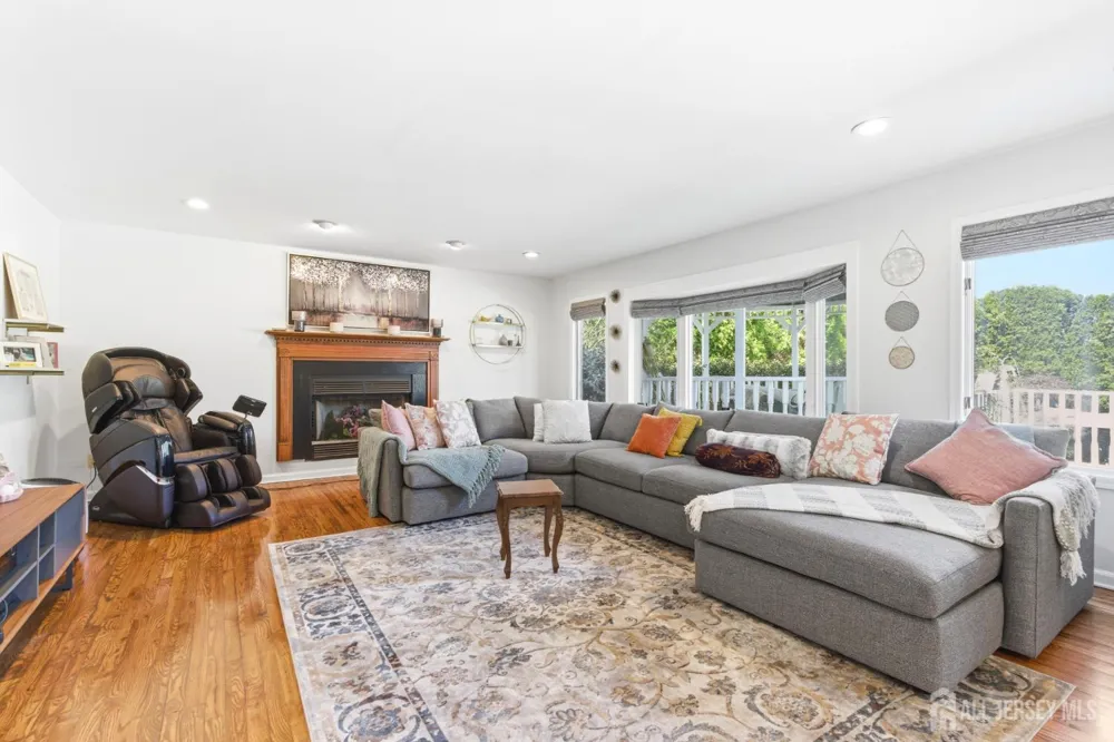 4 Allison Court Edison, NJ 08820