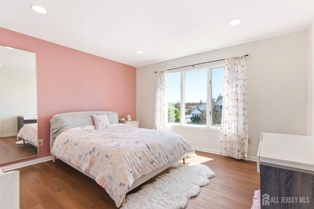 4 Allison Court Edison, NJ 08820