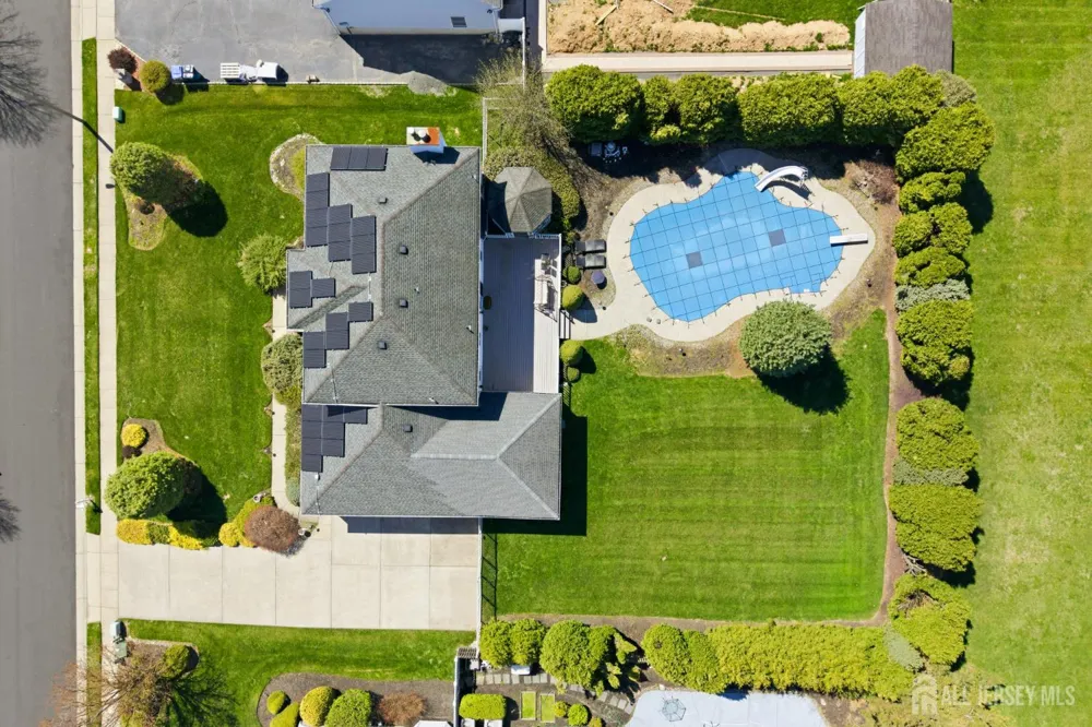 4 Allison Court Edison, NJ 08820