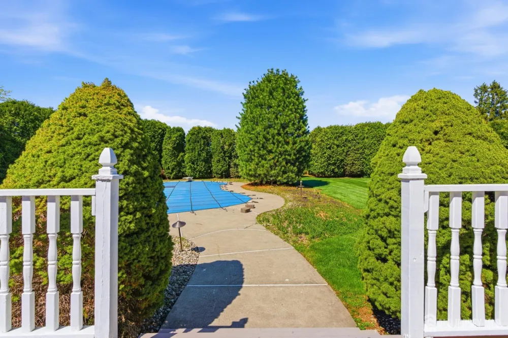 4 Allison Court Edison, NJ 08820