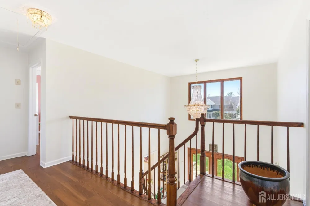 4 Allison Court Edison, NJ 08820