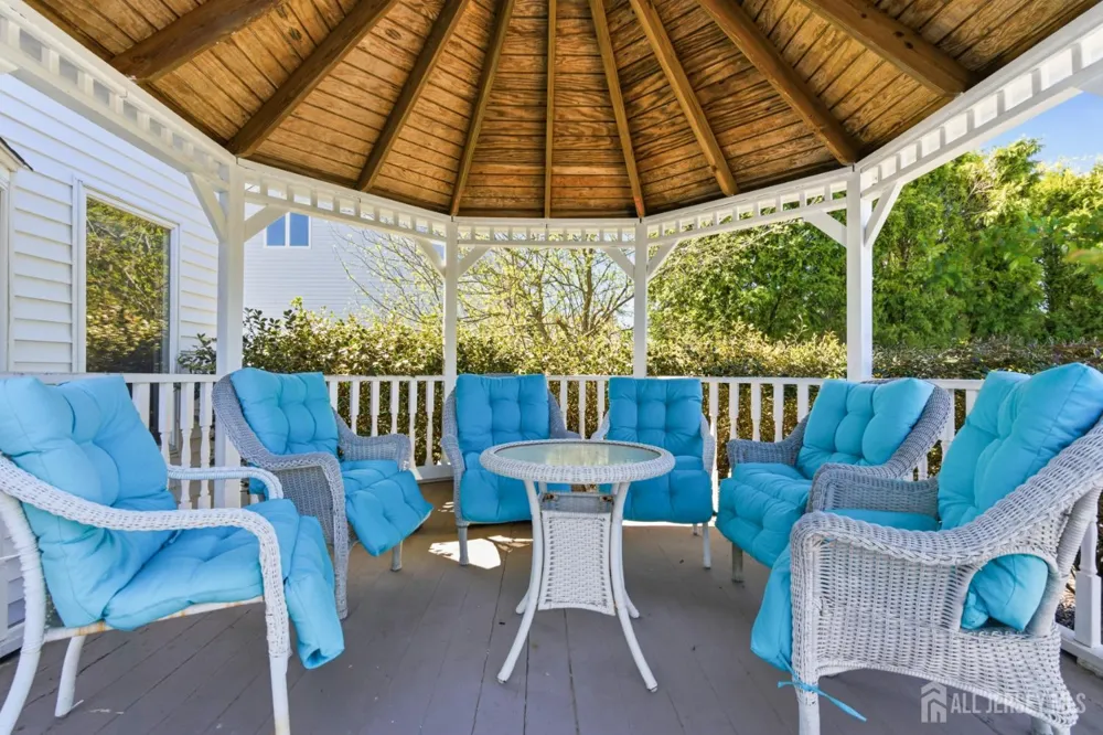 4 Allison Court Edison, NJ 08820