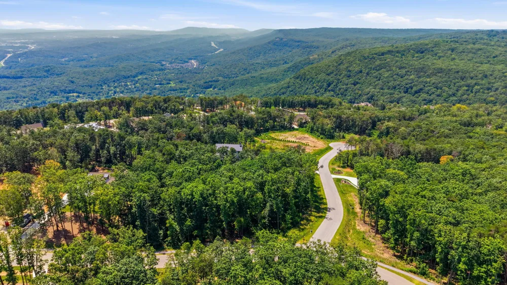 8482 Big Sky Lane Signal Mountain, TN 37377