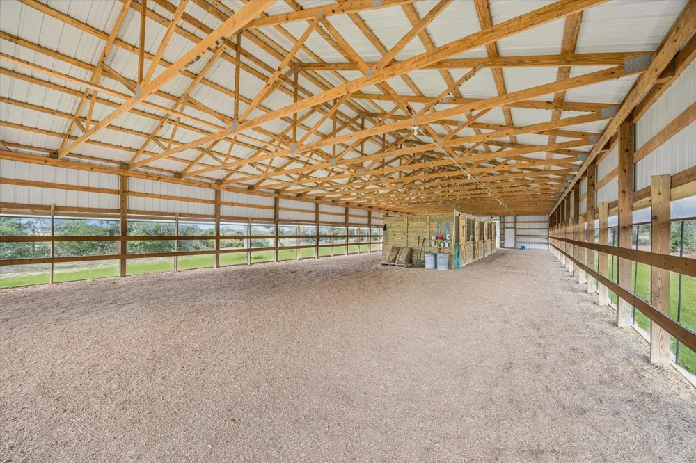 6618 Stokes Road Bellville, TX 77418