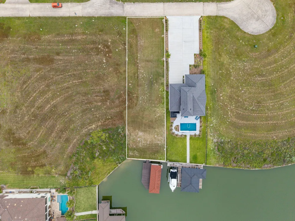 167 Chateau Way Port O Connor, TX 77982