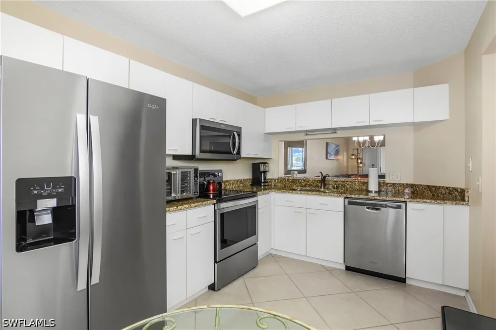 Emerald Circle #T202 Naples, FL 34109