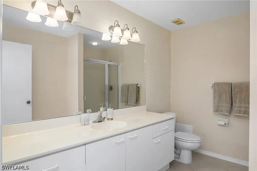 Emerald Circle #T202 Naples, FL 34109