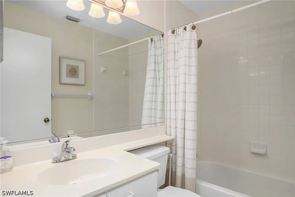 Emerald Circle #T202 Naples, FL 34109