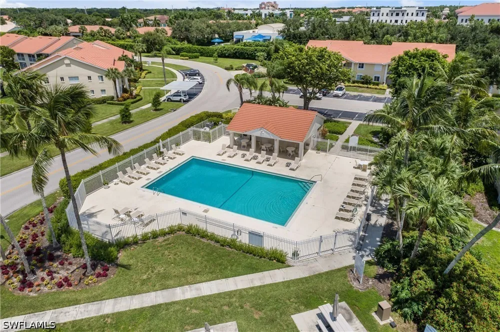 Emerald Circle #T202 Naples, FL 34109
