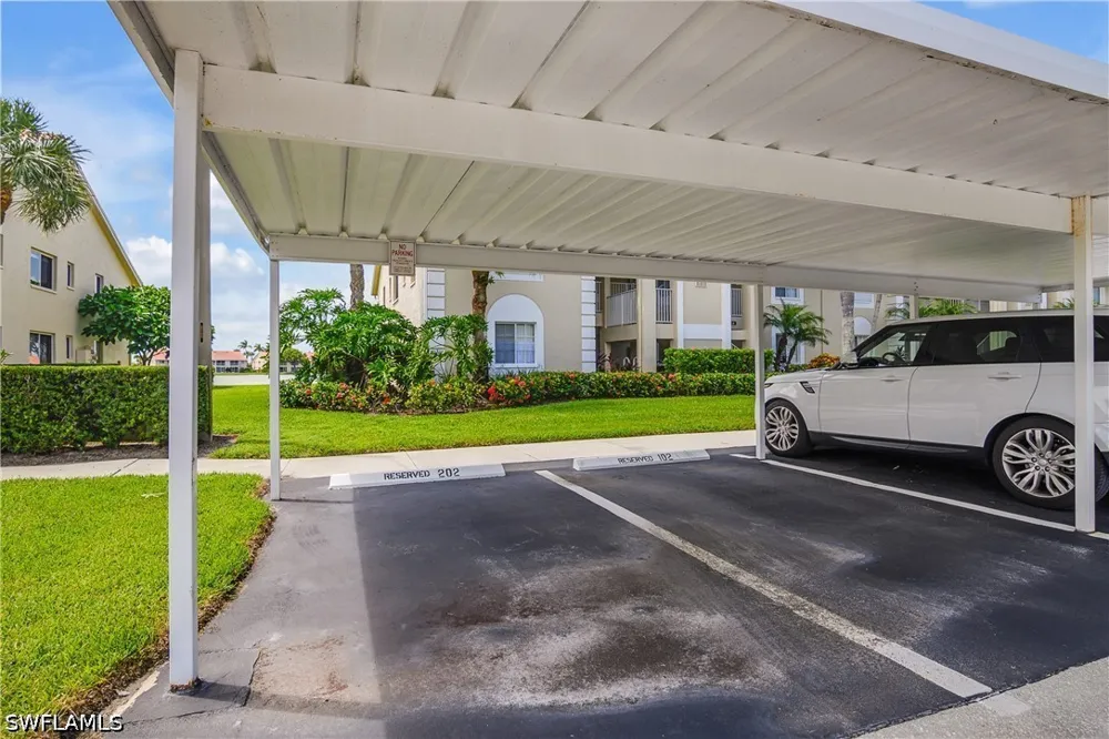 Emerald Circle #T202 Naples, FL 34109