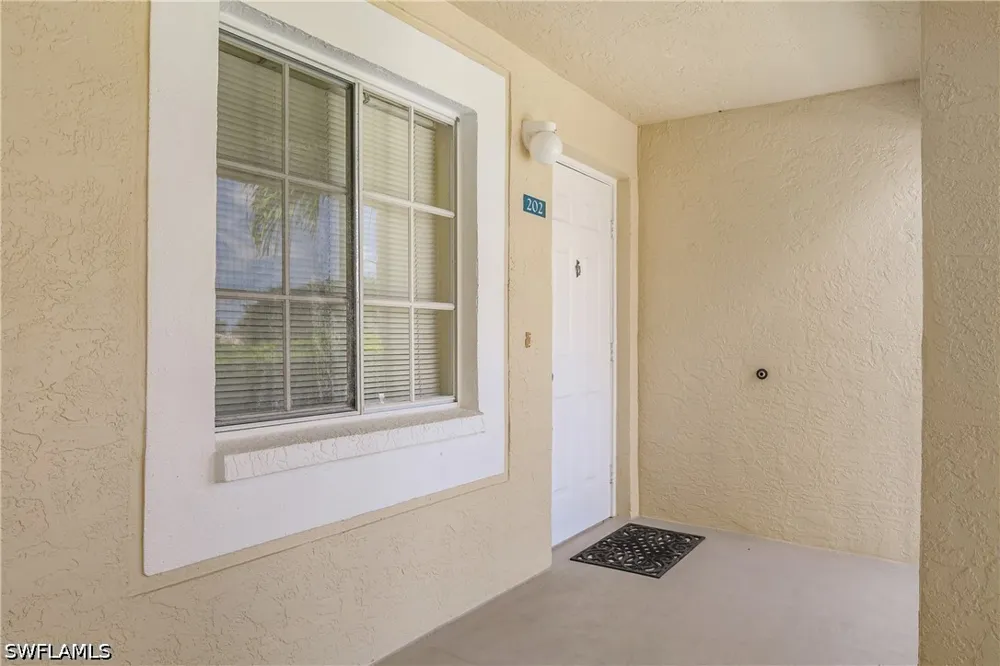 Emerald Circle #T202 Naples, FL 34109