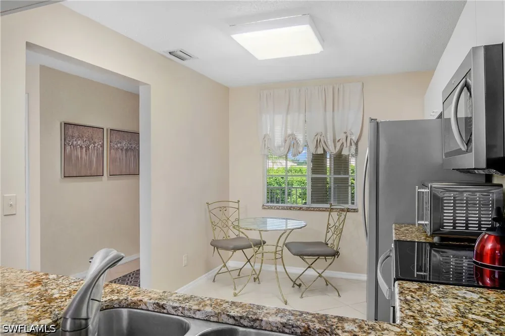 Emerald Circle #T202 Naples, FL 34109