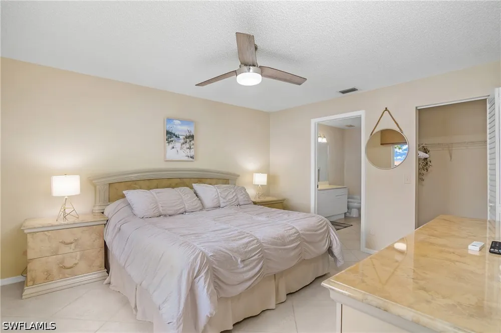 Emerald Circle #T202 Naples, FL 34109