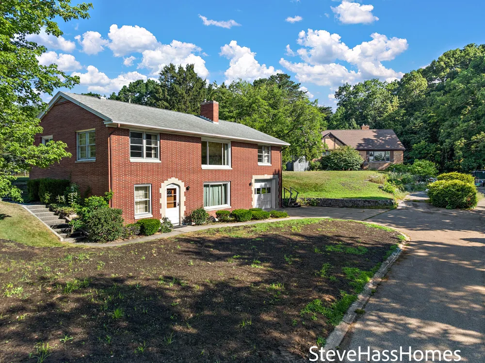 17443 Hayes Street Grand Haven, MI 49417