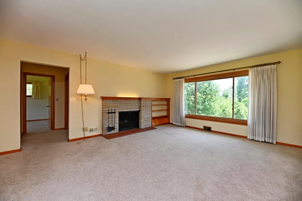 17443 Hayes Street Grand Haven, MI 49417