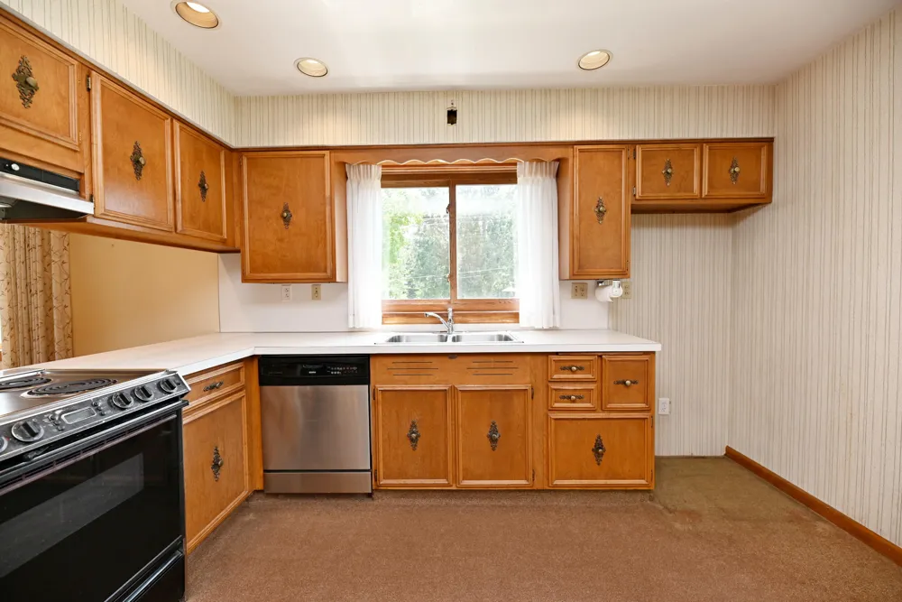 17443 Hayes Street Grand Haven, MI 49417