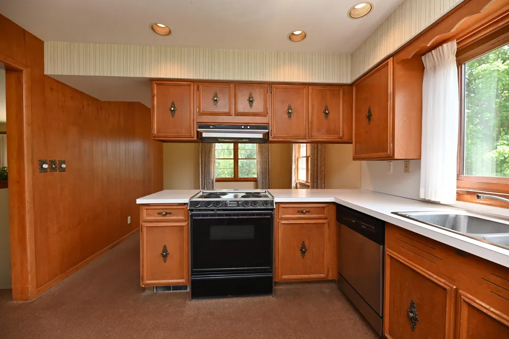 17443 Hayes Street Grand Haven, MI 49417