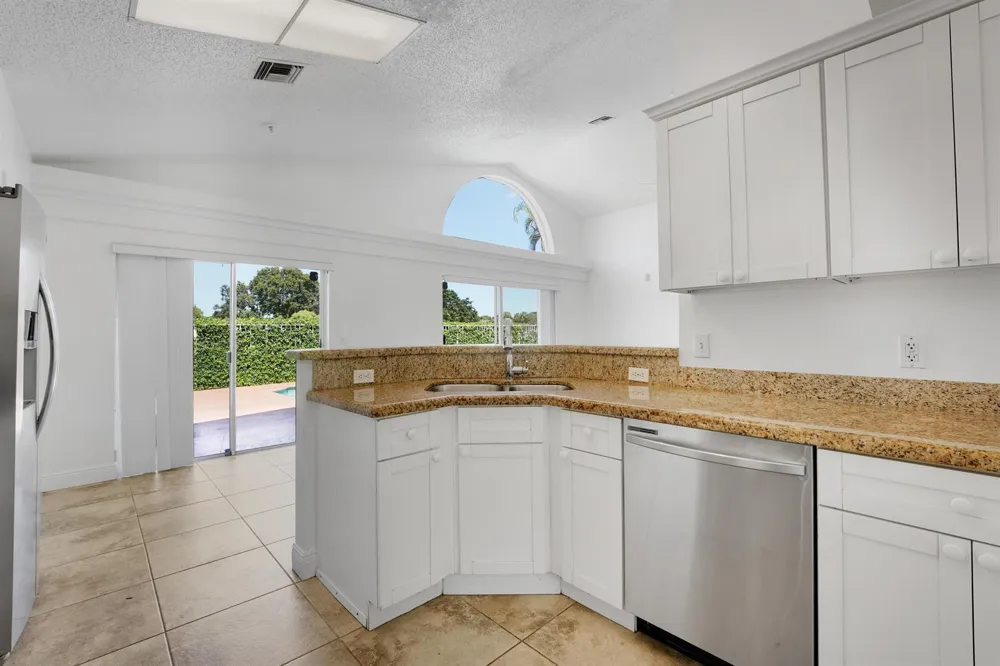 4355 LEICESTER COURT West Palm Beach, FL 33409