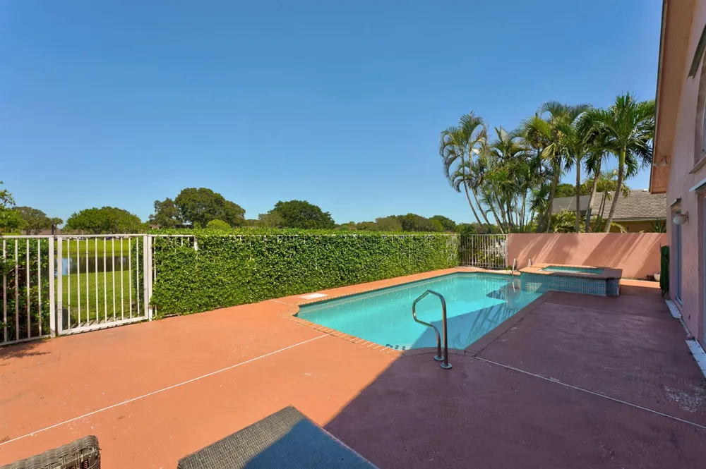 4355 LEICESTER COURT West Palm Beach, FL 33409