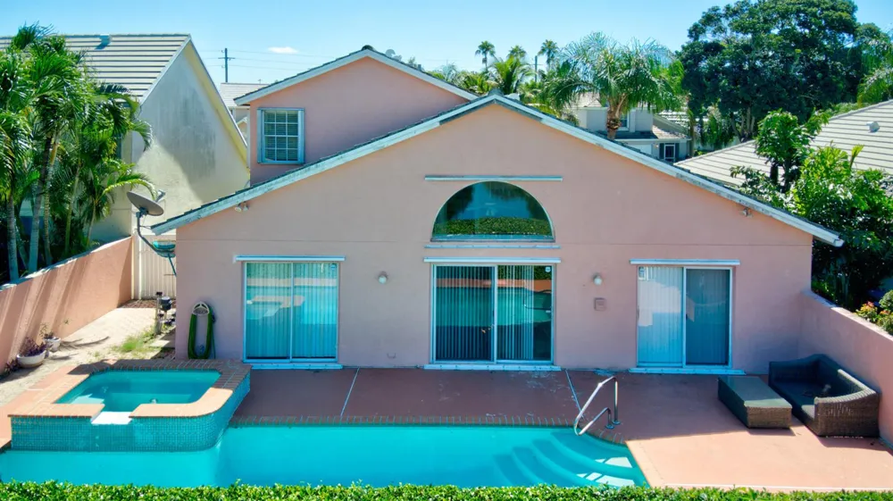 4355 LEICESTER COURT West Palm Beach, FL 33409