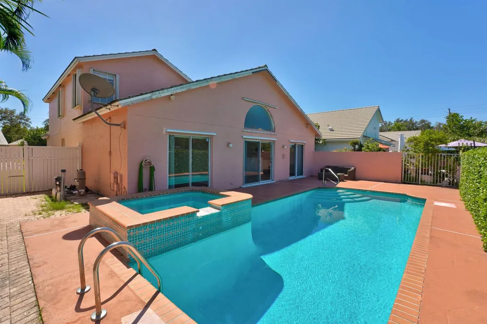 4355 LEICESTER COURT West Palm Beach, FL 33409