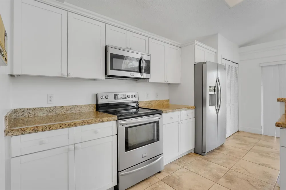 4355 LEICESTER COURT West Palm Beach, FL 33409