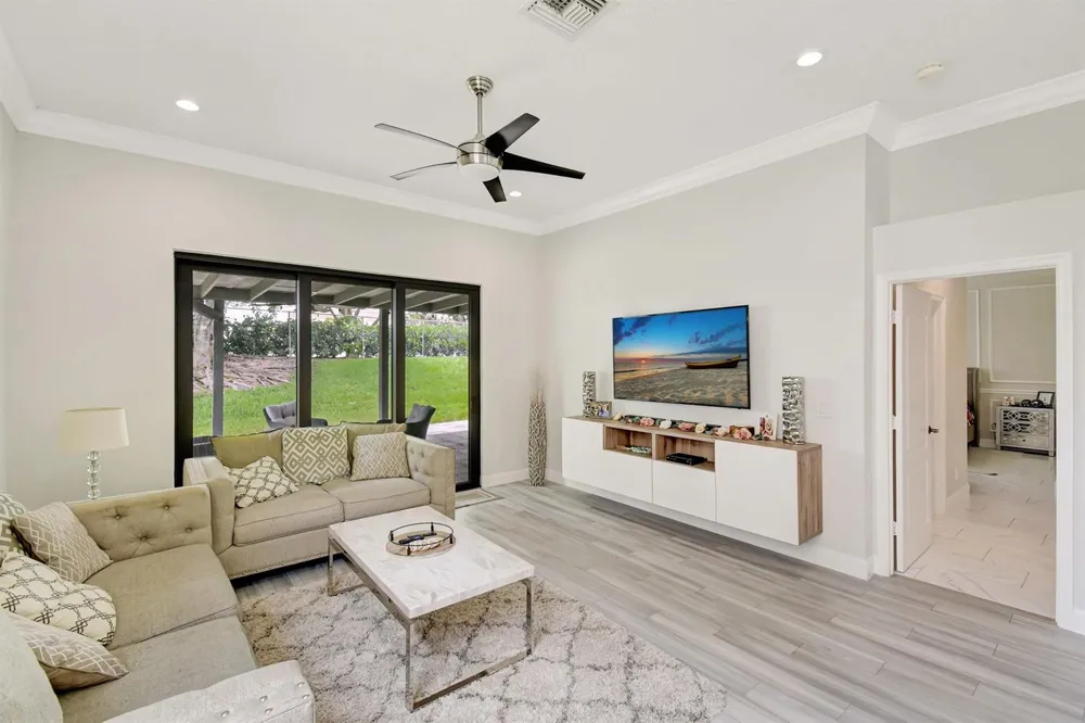 6041 SW 195TH AVENUE Pembroke Pines, FL 33332