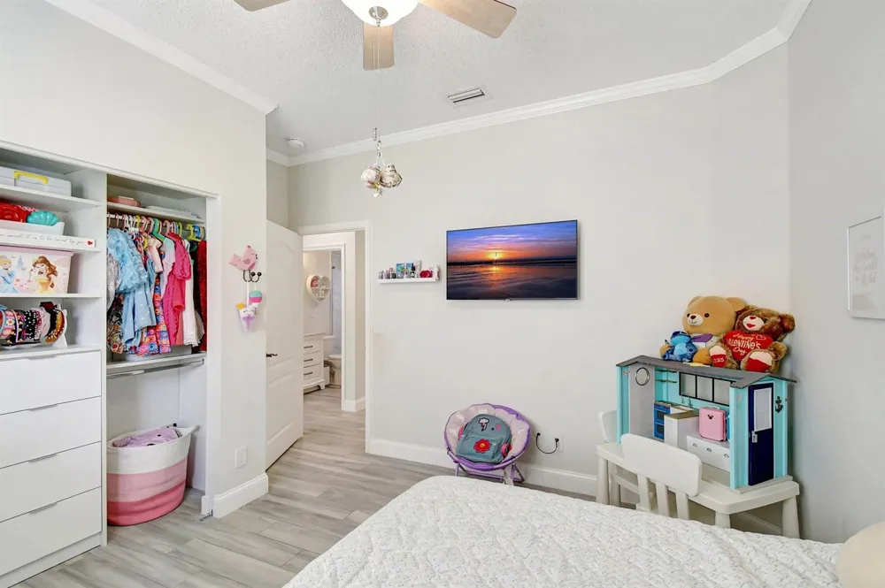 6041 SW 195TH AVENUE Pembroke Pines, FL 33332