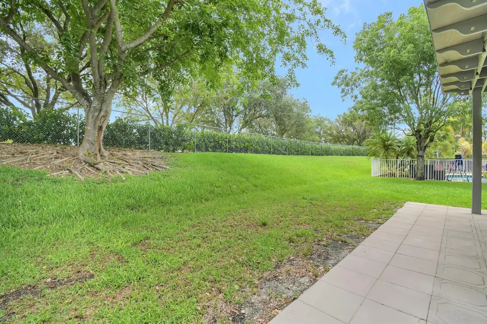 6041 SW 195TH AVENUE Pembroke Pines, FL 33332