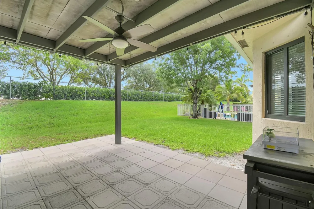 6041 SW 195TH AVENUE Pembroke Pines, FL 33332