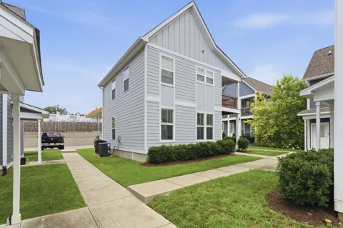 802 Briar Cir