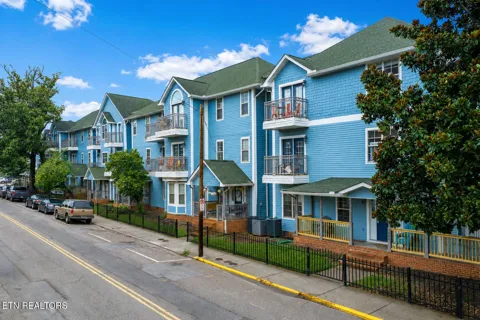 1636 Queen Anne Way