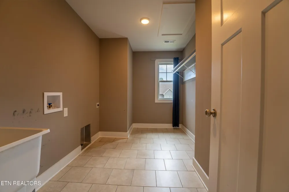 6211 Aldingham St Knoxville, TN 37912