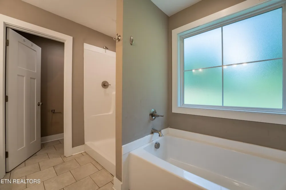 6211 Aldingham St Knoxville, TN 37912