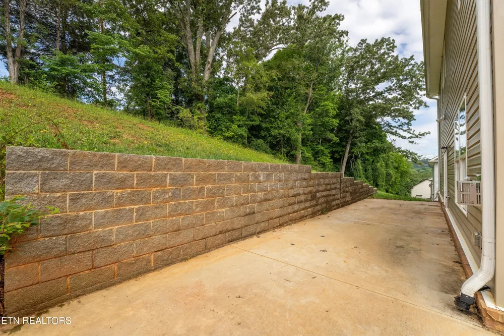 6211 Aldingham St Knoxville, TN 37912
