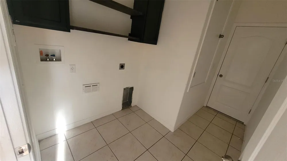 7249 TWIN CEDAR LANE Lakeland, FL 33810