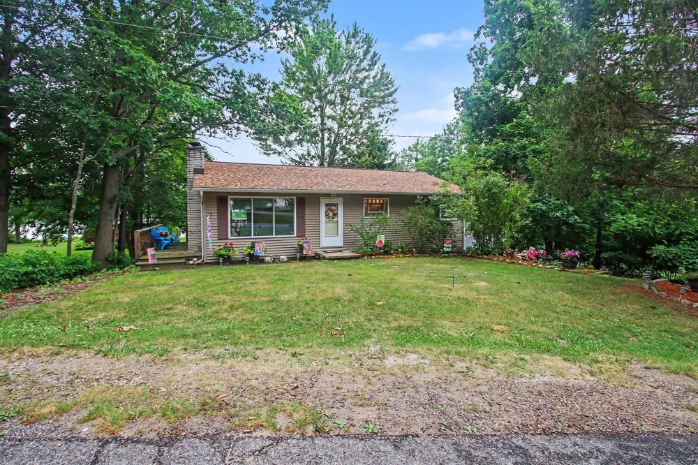 45713 E Peninsula Drive E Grand Junction, MI 49056