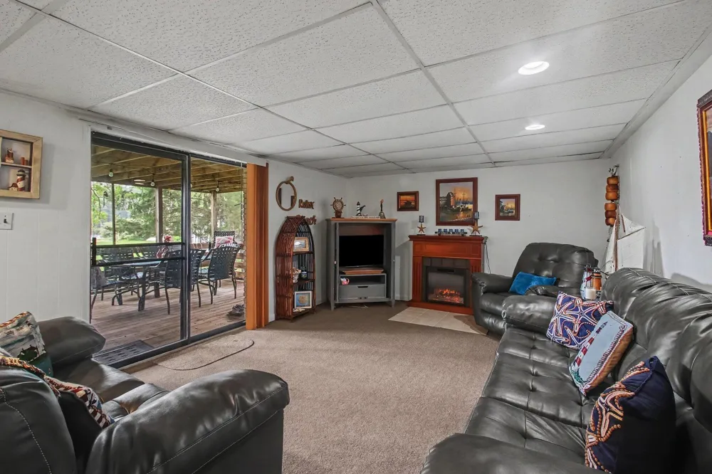 45713 E Peninsula Drive E Grand Junction, MI 49056