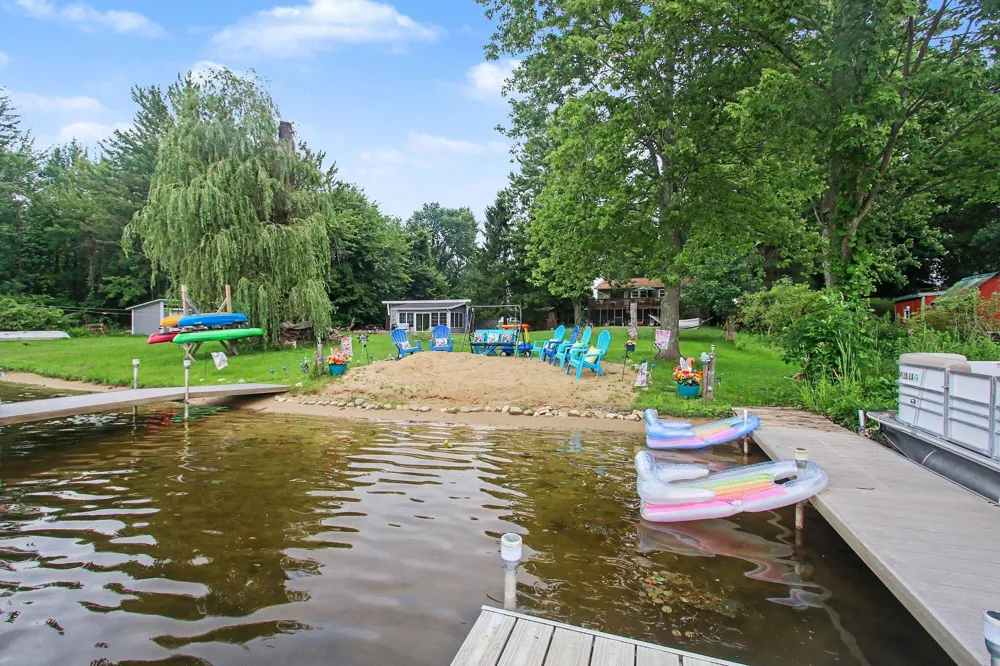 45713 E Peninsula Drive E Grand Junction, MI 49056